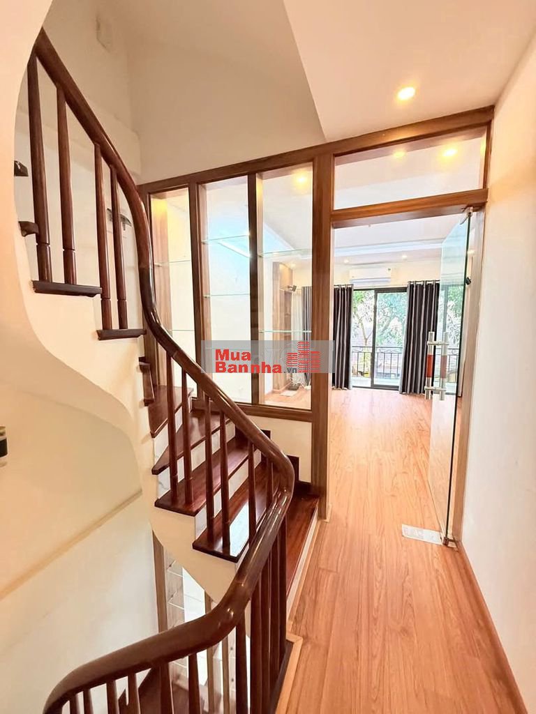 Nhà đẹp phố Dương Quảng Hàm, 2 thoáng, gần công viên Nghĩa Đô, 11.5 tỷ