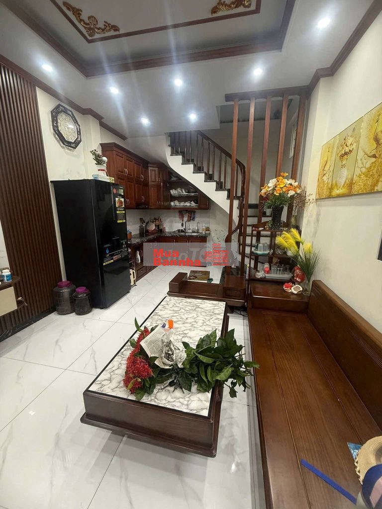 Bán nhà Nam Đuống 42m²×5T, MT 3.65m, sổ đẹp nở hậu,giá hơn 6 tỷ