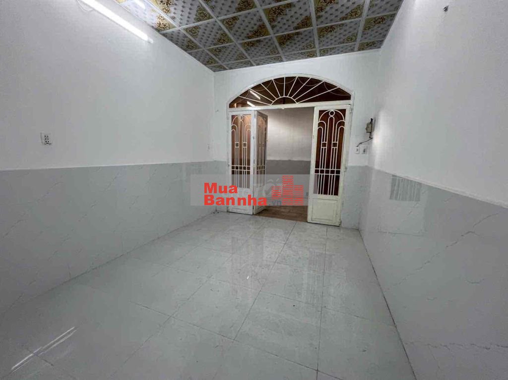 Bán đất tặng nhà cấp 4 giá 3,7 tỷ