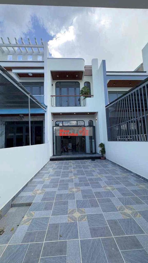 CHỈ 679TR NHẬN NGAY NHÀ NHÀ LẦU SỔ RIÊNG THỔ CƯ GẦN CHỢ NGÃ 4 BẾN CÁ