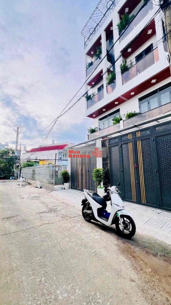 NHÀ XÂY MỚI 100% FULL NỘI THẤT CAO CẤP,ĐƯỜNG 6 SAU CĂN MẶT TIỀN