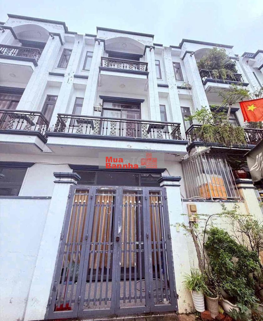 Chính chủ bán nhà 3 tầng hẻm xe hơi phường BTĐ giá 5,5ty