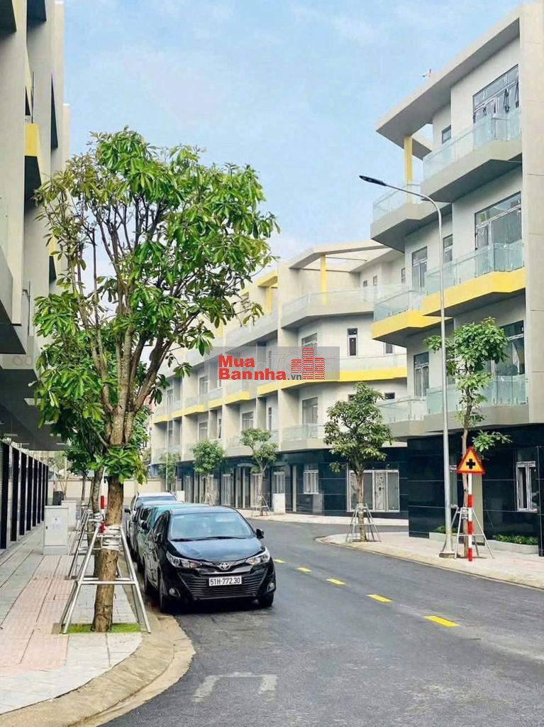 Nhà phố sổ hồng sẵn trong cụm Bcons City, 39 suất nội bộ có CK 5%.