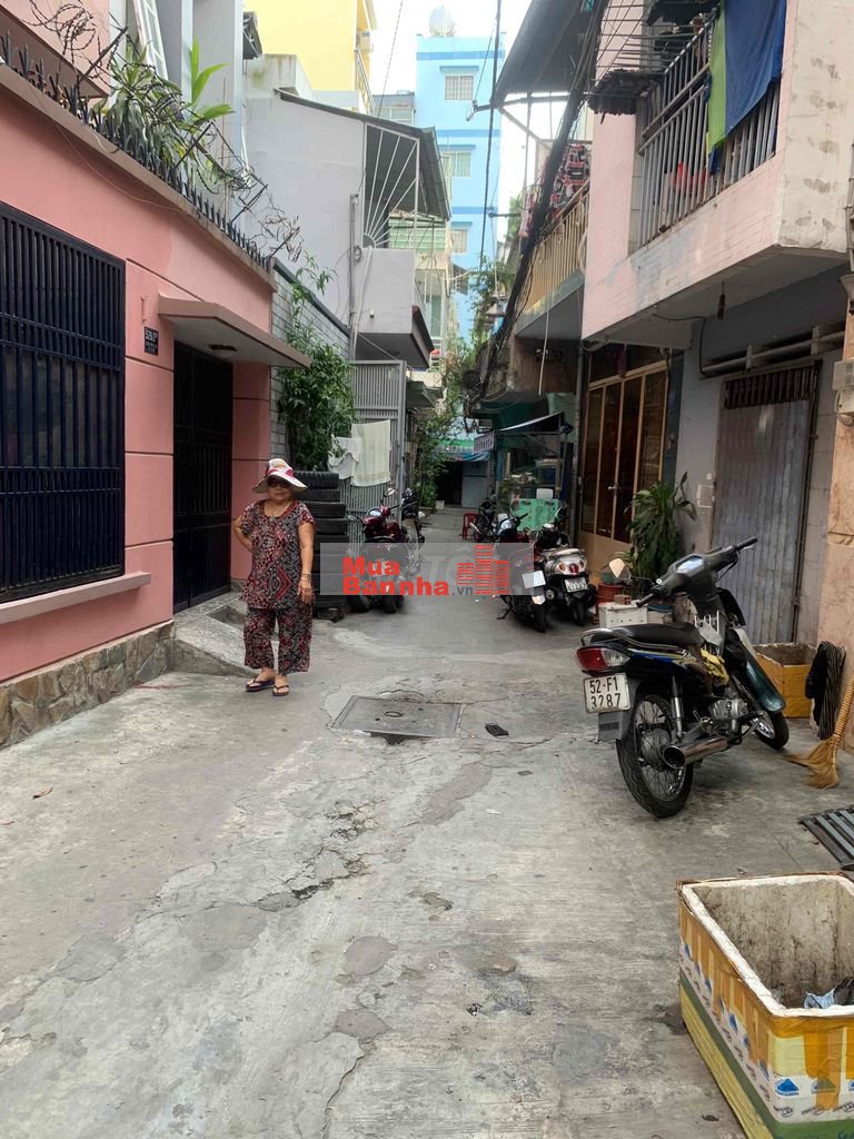 Nhà tâm huyết 5 tấm q10 cần tiền xoay sở phải bán