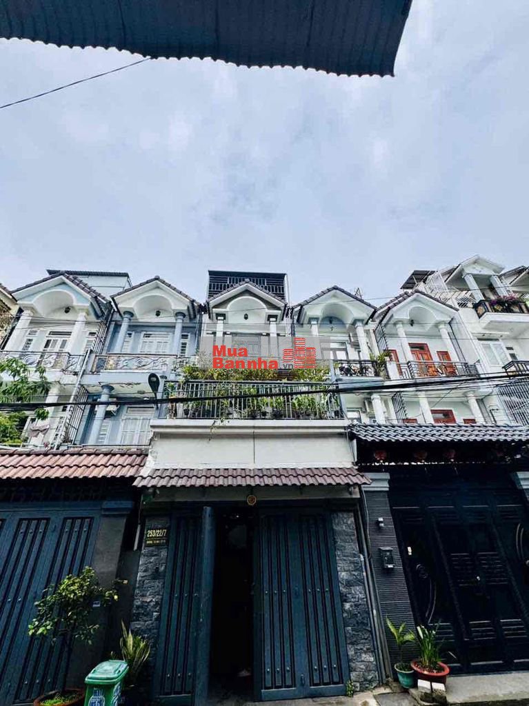 nhà siêu hót qu12