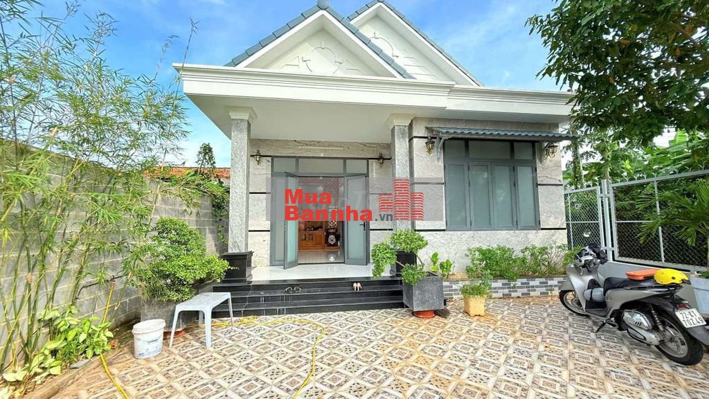 BÁN NHÀ VƯỜN MINI TRUNG TÂM THỊ TRẤN ĐẤT ĐỎ (TP.HCM)
📍