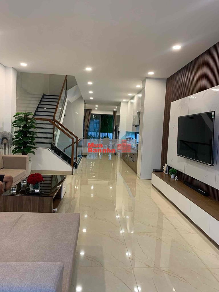 Siêu phẩm 5 tầng đường 10m5, có thang máy, trục kinh doanh sầm ức