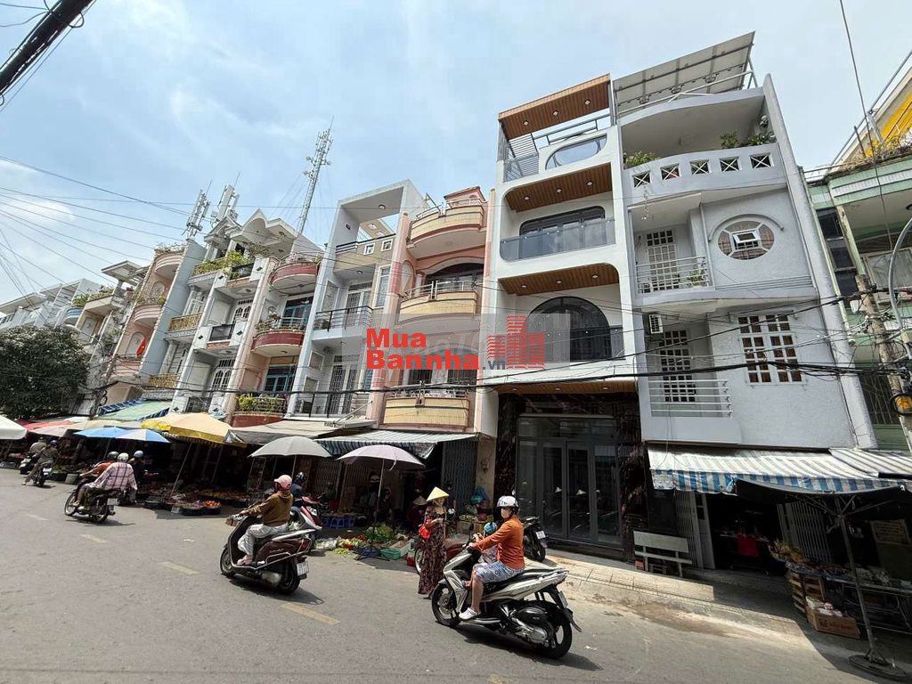 Mặt Tiền đg 24 A  An dương vương ! P10 Q6