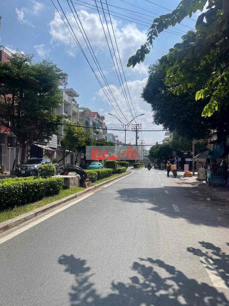 Chính chủ bán MT nội bộ đường Hiền Vương. Dt 8m x 23m. Nhà cấp 4