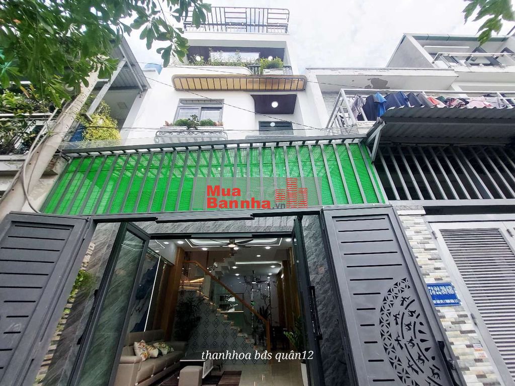 nhà xây mới hai lầu  gần cầu giao khẩu ngã tư ga