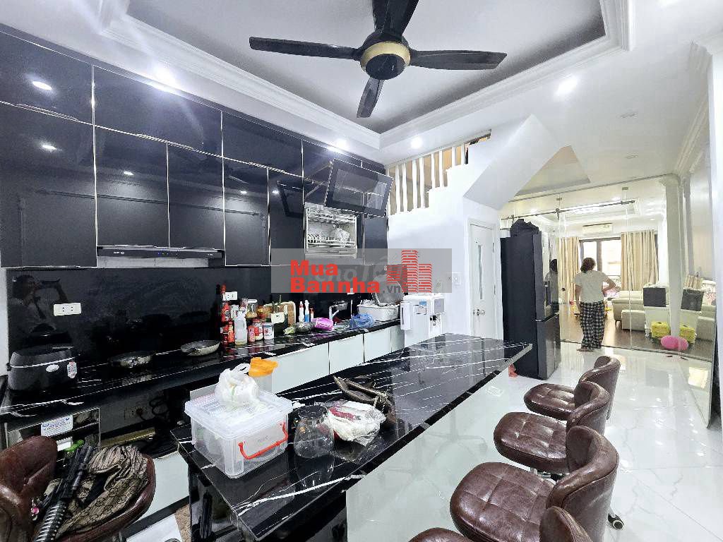 Nhà Nguyễn An Ninh lô góc ô tô vào 10m ô tô tránh 41m2 5 tầng 10.5 tỷ