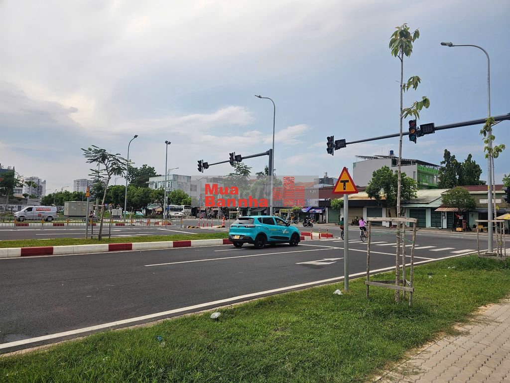 Bán 2 căn nhà liền kề 10x20m, khu Dân Cư (38ha) đường Dương Thị Giang