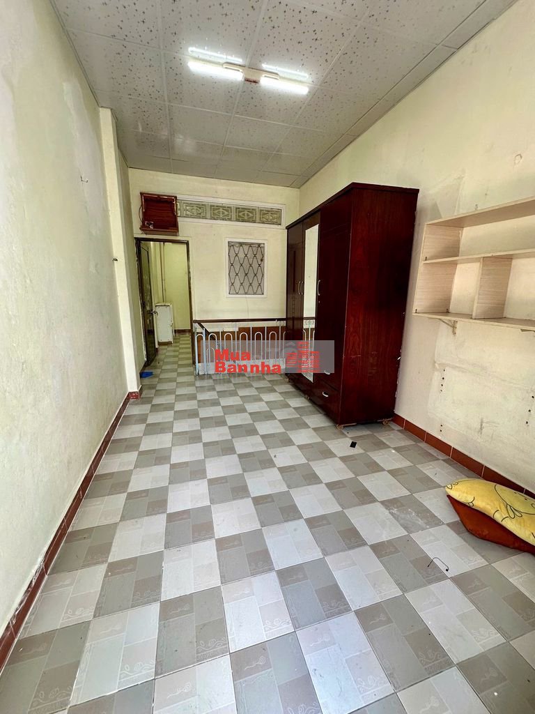 P3Q8 HXH thông 4Met Nhà củ tiện sửa chữa Sổ Hồng