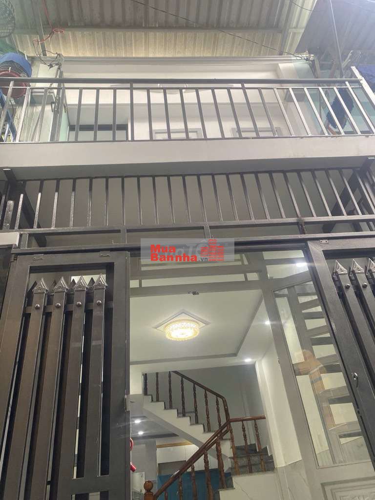 Nhà xây kiên cố - 1 trệt - 1 lầu - 2 phòng ngủ - 2WC- Diện tích 36m2