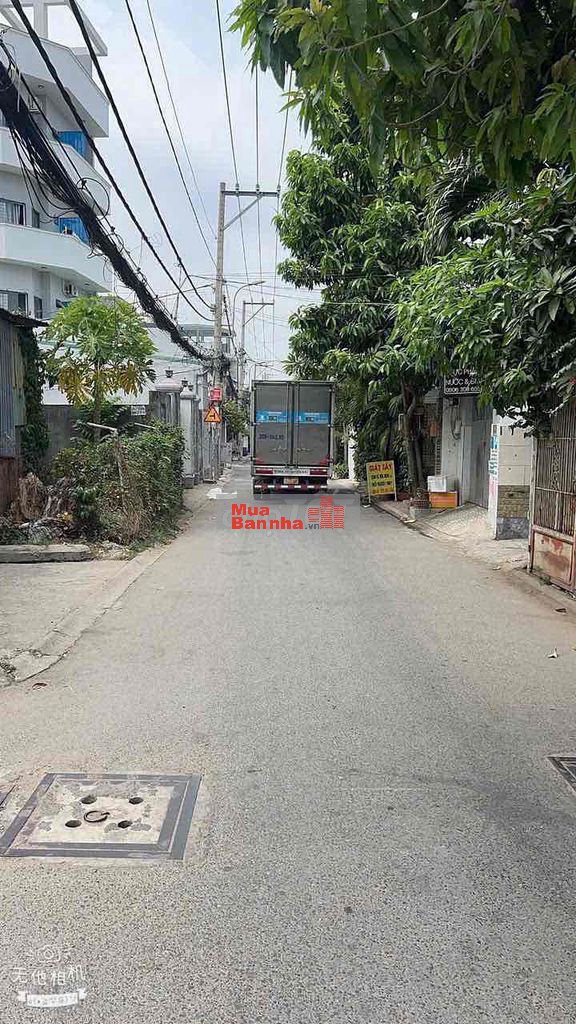 nhà cấp 4. mặt tiền đường 49hiệp bình chánh. gần gigamall. sổ hồng