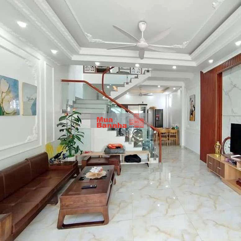 Đông Ngạc -  Ô tô đỗ cửa, 2 thoáng - Sát phố, gần hồ điều hoà.