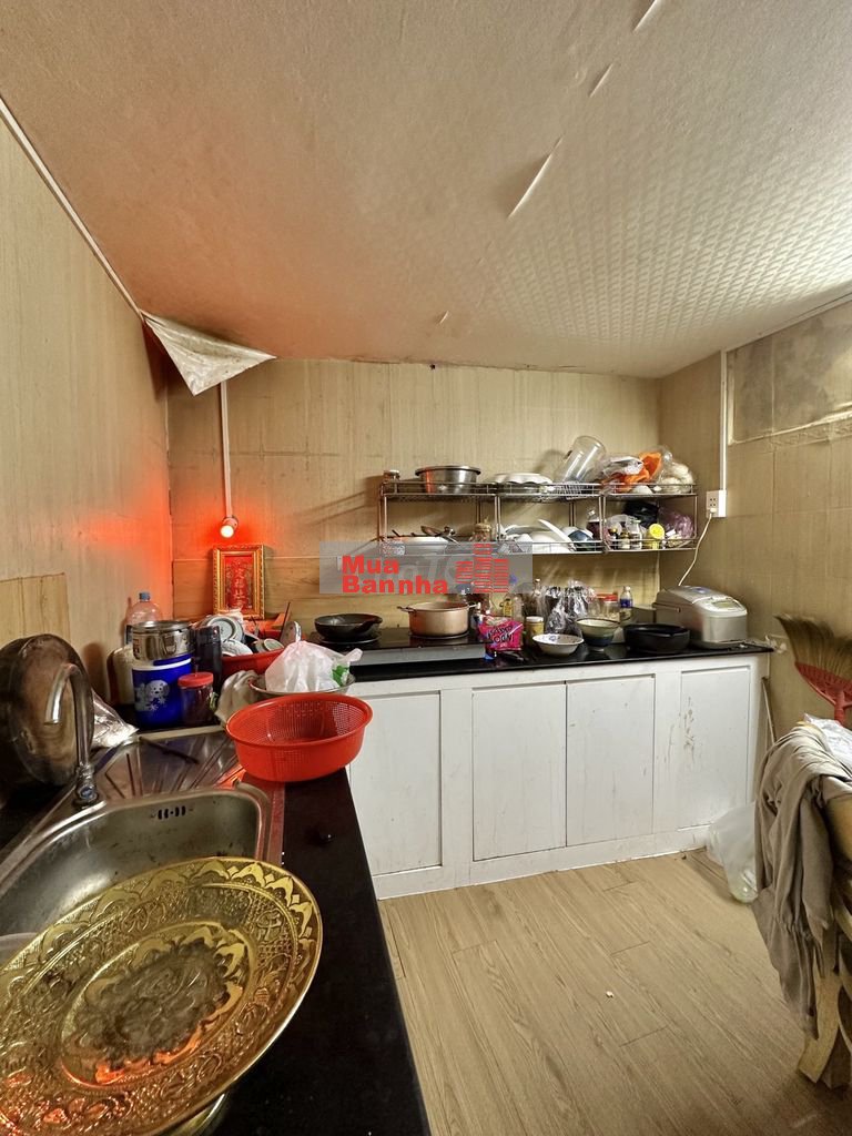 TRUNG TÂM QUẬN 1 ĐI BỘ RA CHỢ BẾN THÀNH VÀI CĂN RA MẶT TIỀN