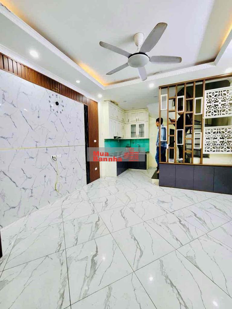 Gốc Đề ! Ngõ thông, ở ngay ,gần trường,chợ,1 phút ra phố,SĐCC 35 m2*6,