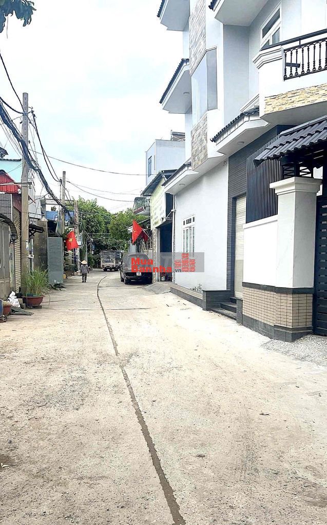 Bán căn nhà cực rẻ 6.75 tỷ - 5 tầng hẻm oto thông sát Phạm V Đồng- LĐ