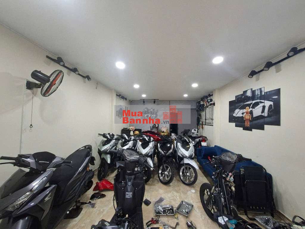 bán giảm mạnh P14 - Q6 GIÁP Q11 - XE HƠI NGỦ TRONG NHÀ KO QH