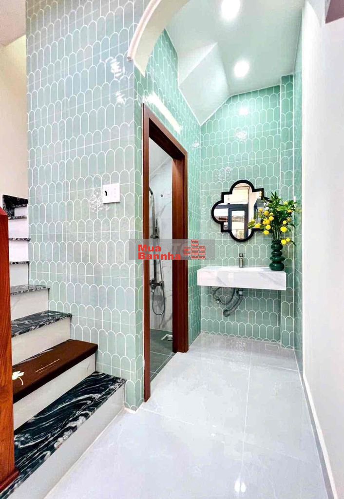 Nhà hem 4m Nguyễn Thiện Thuât Q3 có 3 lầu nội thất cấp cao 3ty750 SHR