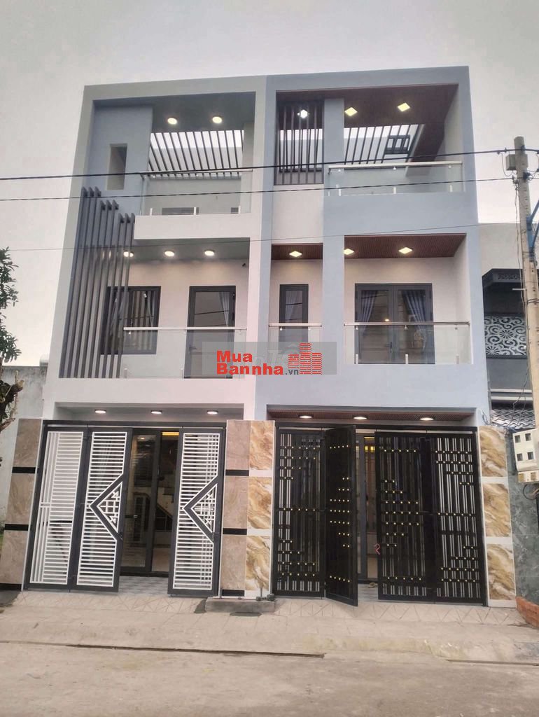 BÁN NHÀ PHỐ ĐẸP Ở CÁT TƯỜNG  PHÚ SINH . LONG AN CŨ. NHÀ ĐẸP VÀO Ở NGAY