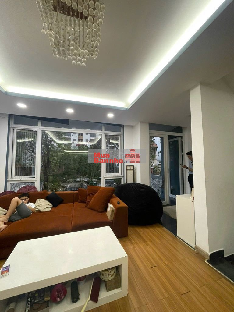 Bán gấp BT khu Compound  Gần Lương Đ Của DT 120m2, hầm 4 Lầu CHỉ 3x Tỷ