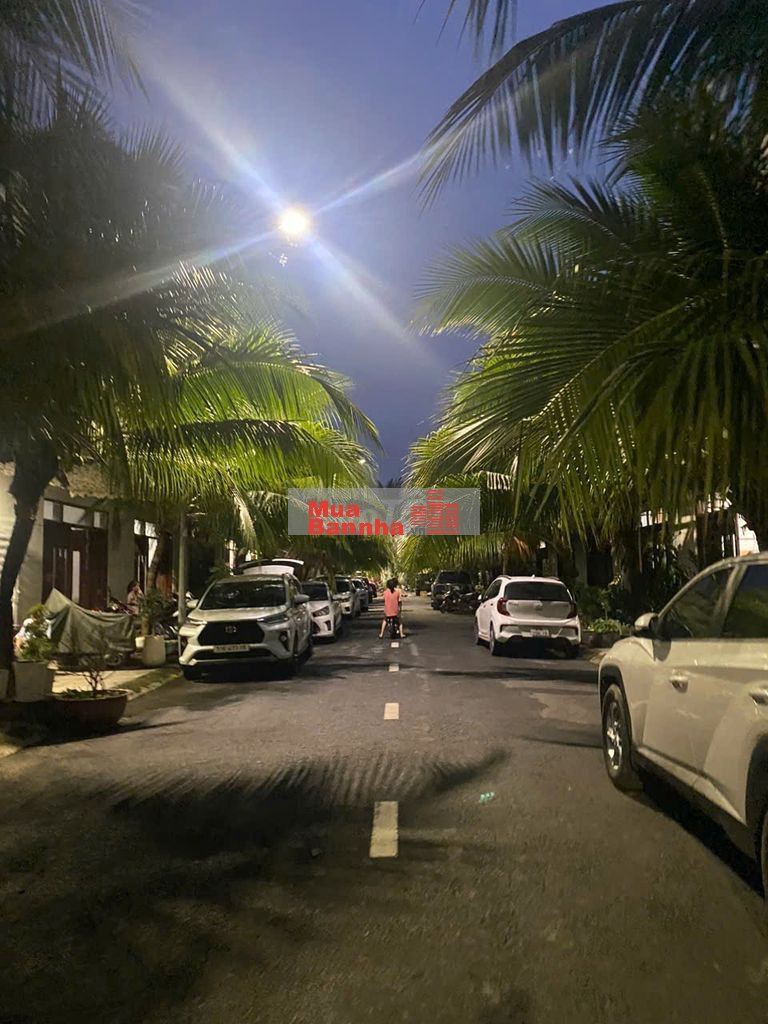 Chính chủ bán căn nhà DT đất 60m2, DTSD 120m2, nhà hướng ĐN, BV 24/24.