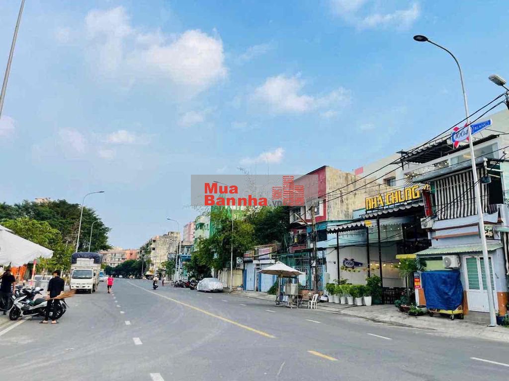 Bán nhà hẻm xe tải ngay công viên Khánh Hội gần cầu Nguyễn Khoái