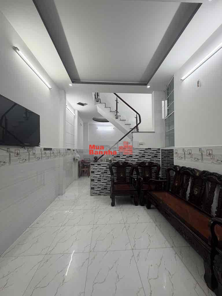 Nhà 2 lầu Văn Thân ngang 3.4m nở hậu 5.6m dài 10m gồm 2PN 2WC chỉ 4.5T