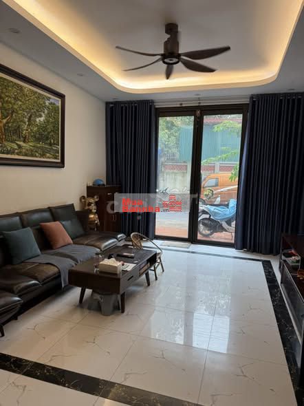 Nhà có thang máy hiện đại