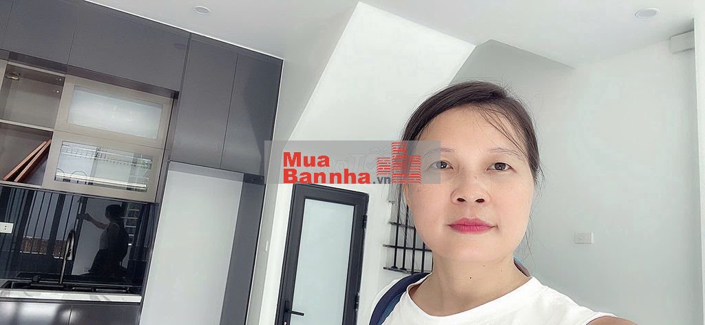 Âu Cơ Tây Hồ Nhà mới ở ngay gần hồ 33mx2.5Tx2 Ngủ 3 tỷ