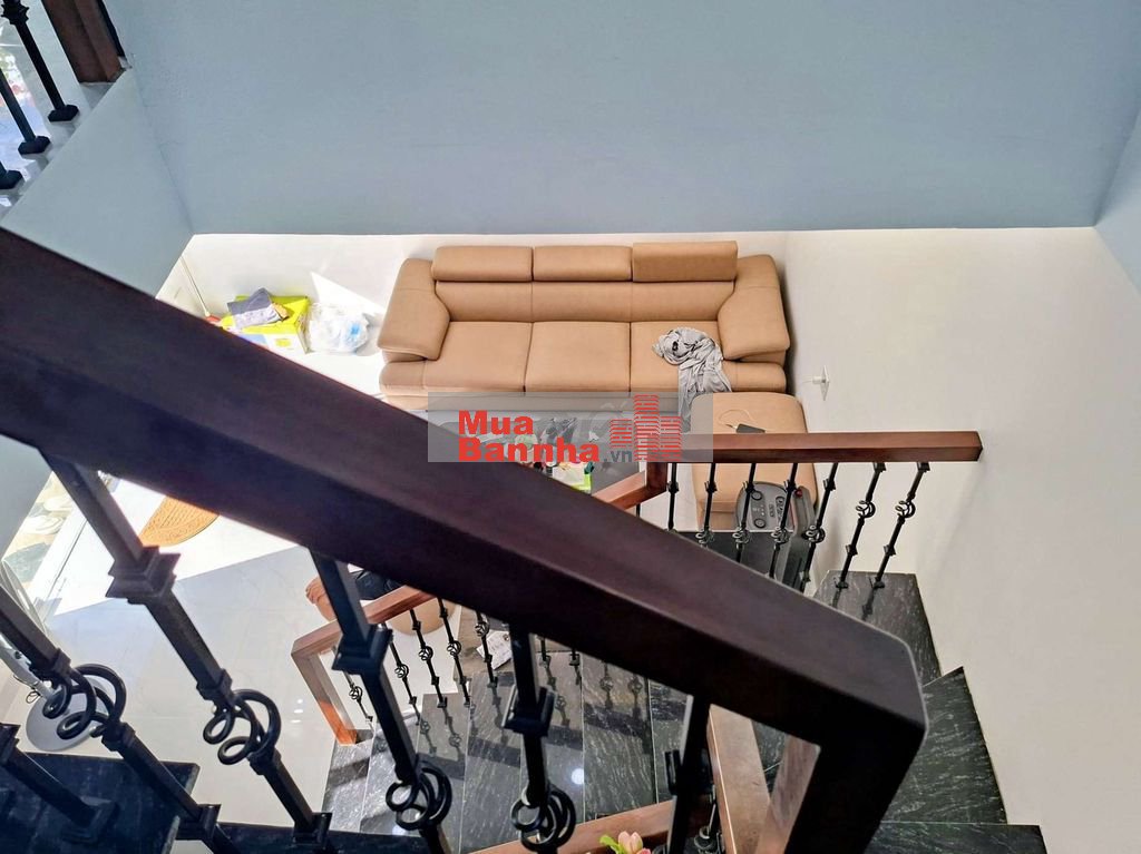 Bán nhà 2 tầng xấy mới, bê tông 2 sàn, không qui hoạch