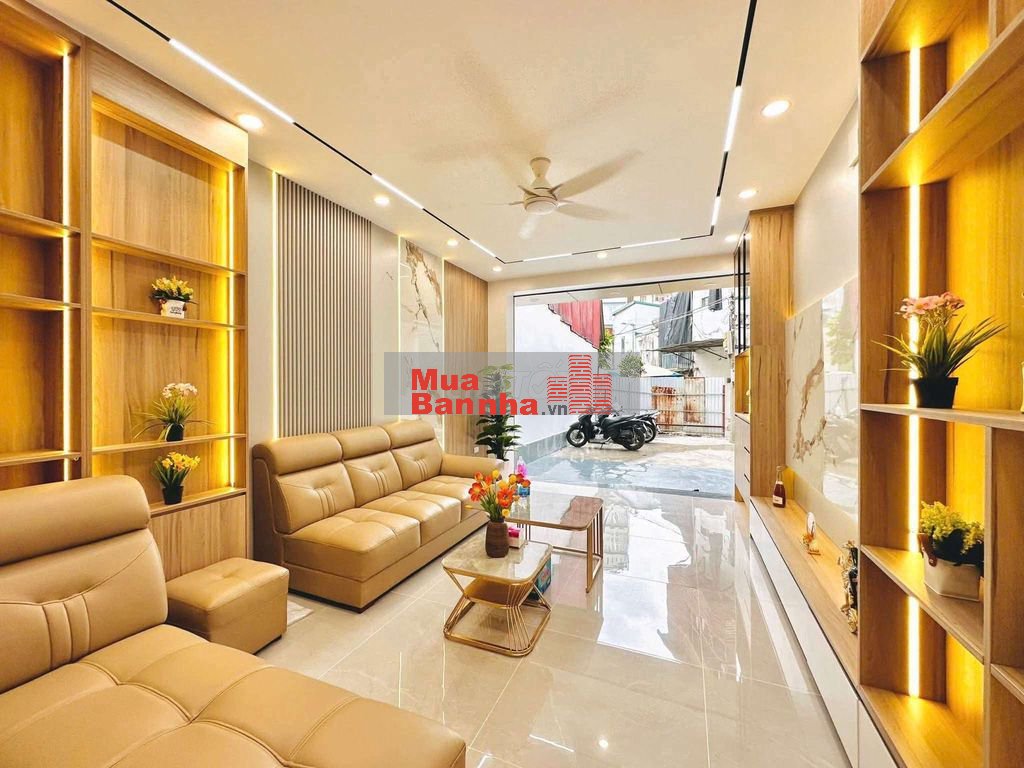 Siêu đẹp! Phố Đội Cấn, dân xây, 42.5m*5T,ô tô gần, thang máy,ở ngay.