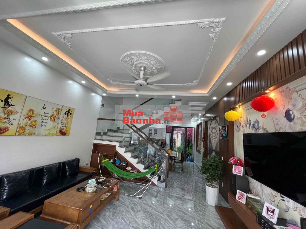 Chủ gửi bán căn nhà xây độc lập đẹp 3 tầng tặng ful nội thất, Đông Lãm