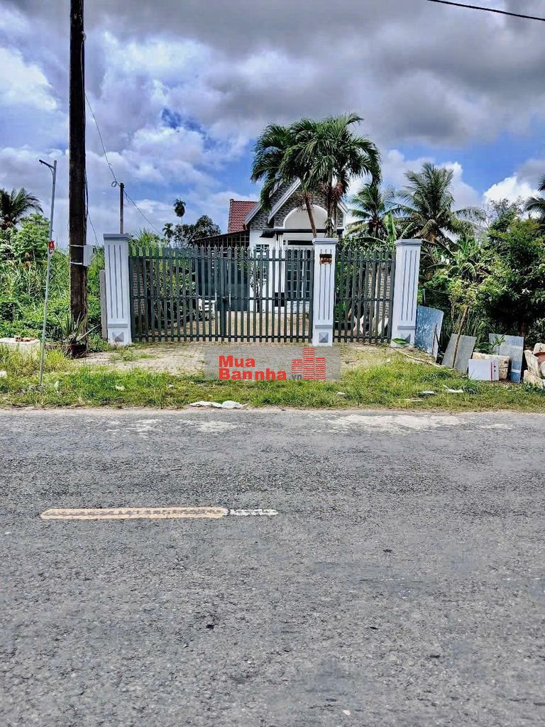 Bán nhà mặt tiền Nguyễn Chí Thanh diện tích rộng rãi