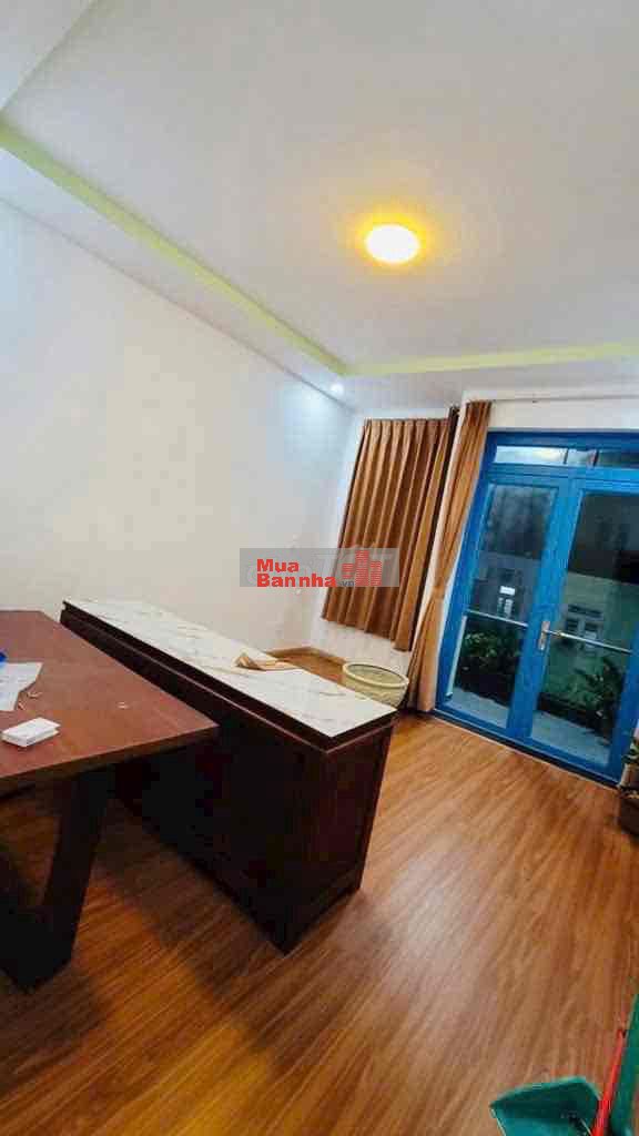 Nhà 3 tầng, KDC Gò Cát, Phú Hữu DT: 4x15m Giá: 5,2 tỷ ( thương lượng )