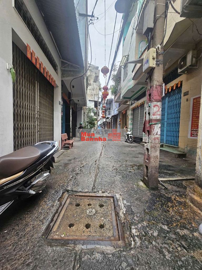 Nhà nằm tại mặt tiền hẻm ô tô đường Âu Cơ, Tân Bình, DTđất 106m2