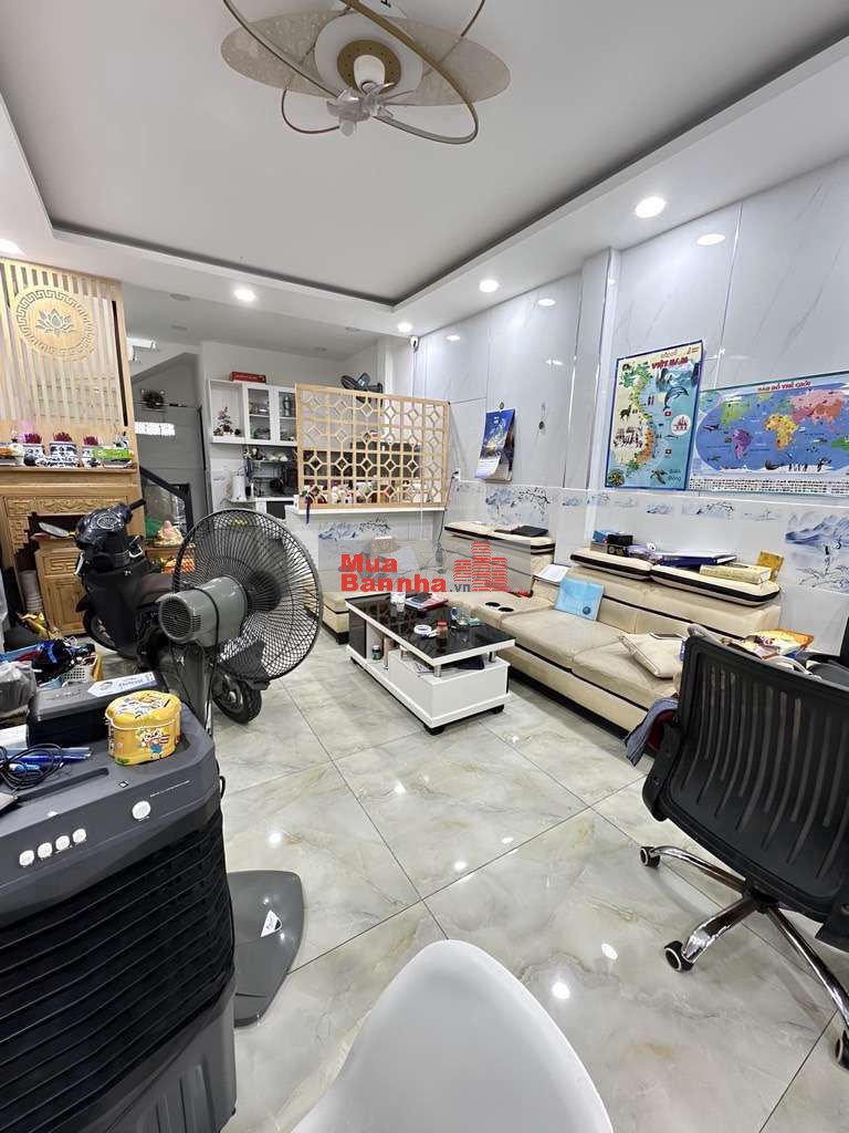 NHÀ ĐÚC 2 TẦNG – ĐƯỜNG XE HƠI 5M – SÁT AEON TÊN LỬA – CHỈ NHỈNH 4 TỶ