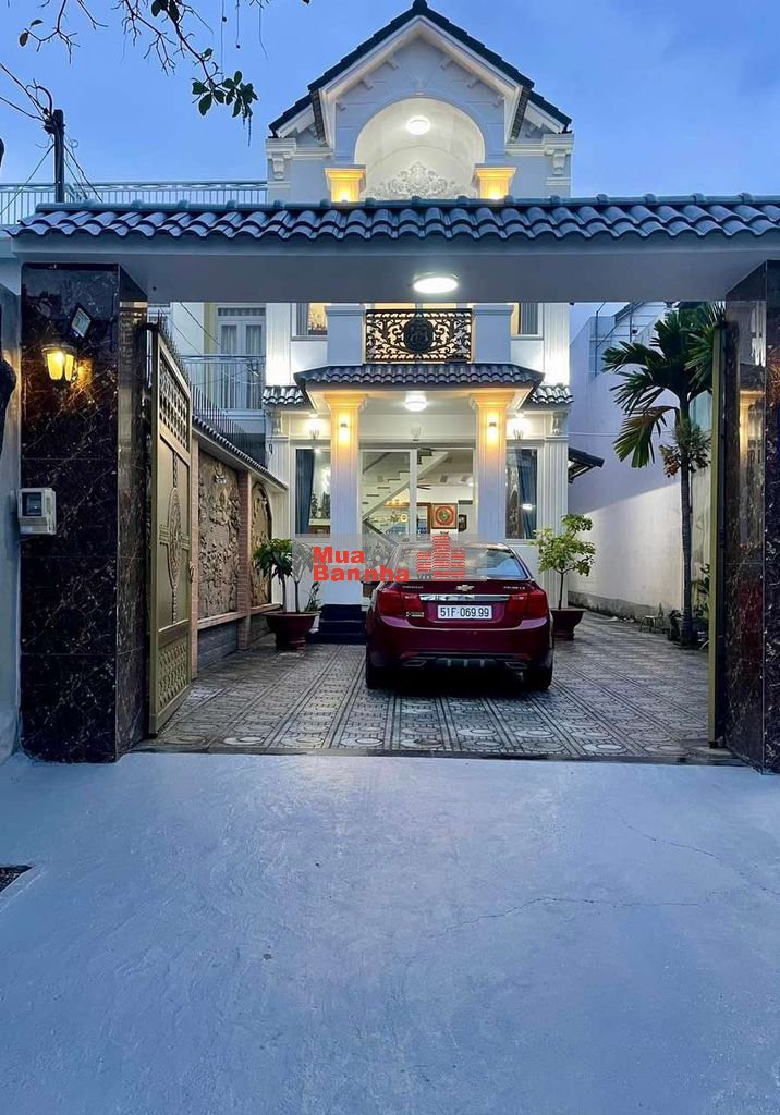 CHÍNH CHỦ CẦN BÁN GẤP , GỬI AE MÔI GIỚI 1% VÀ 1 CHỈ VÀNG LẤY LỘC.