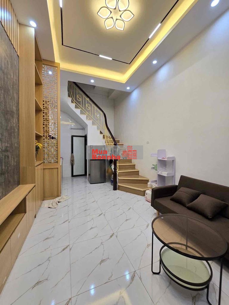 Ngọc hà,ba đình ô tô lùi cửa, nhà siêu thoáng, sát phố, giá hơn 6 tỷ.