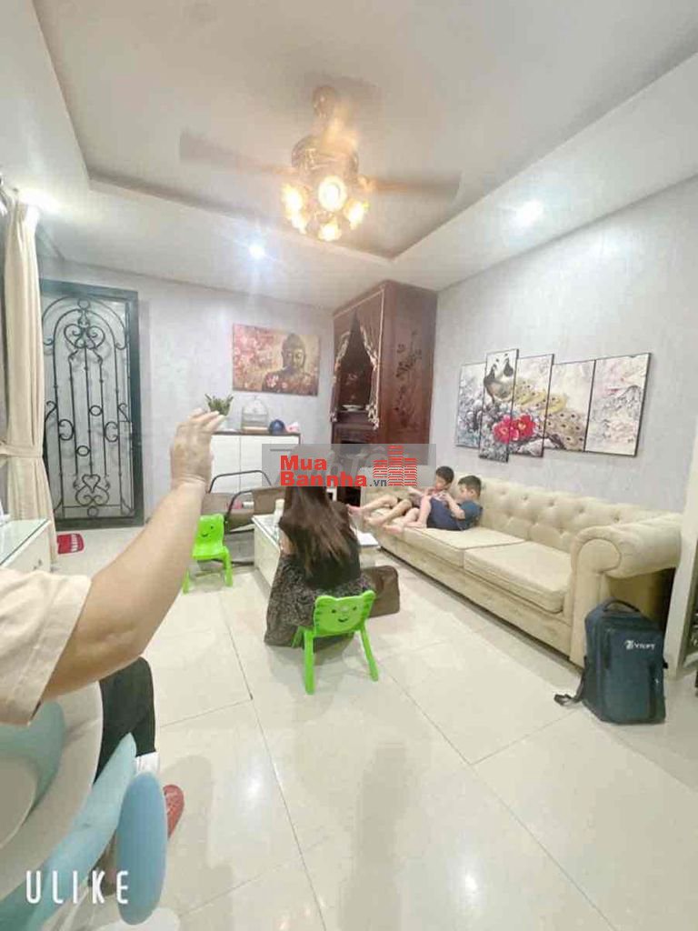 Nhỉnh 2 tỷ có nhà đẹp Bùi Xương Trạch-15m oto-Gần phố-33m**3T;MT4m;2N