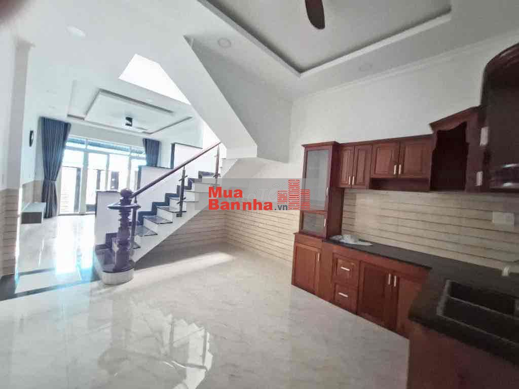 [Giá tốt] nhà 2 tầng full nội thất, khu Long Bình, diện tích 50m2