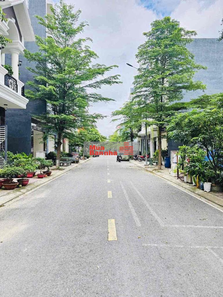 Nhà Phố Đả hoàn công Phú Hồng Khang