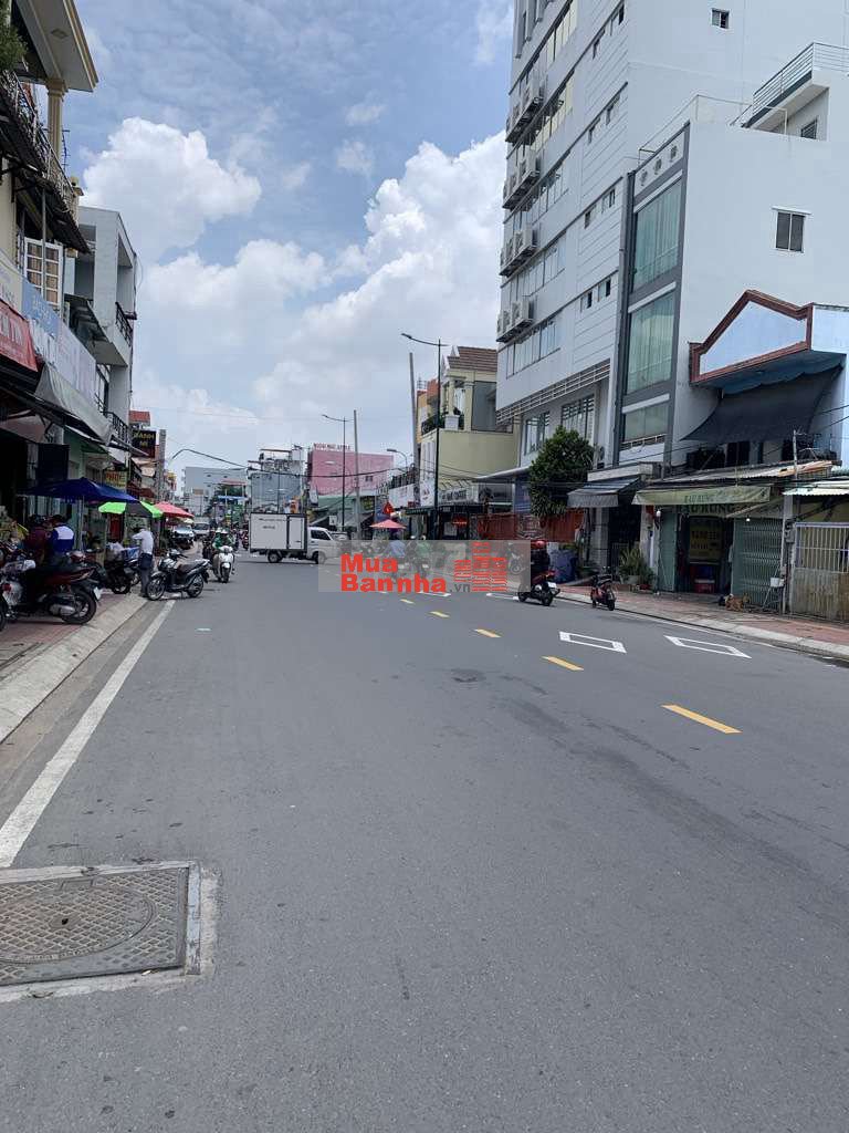 NHỈNH 4 TỶ SỞ HỮU NHÀ HẺM XE HƠI ĐỐI DIỆN VẠN PHÚC CITY