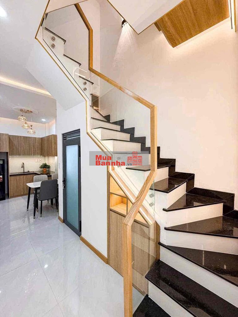 Bán Nhà Lý Chính Thắng Q3, 60m2(6x10) 5 Tầng, 5PN 5WC Full NT, Giá Mềm