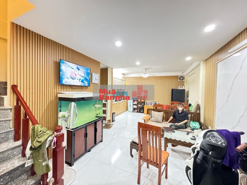 LẠC LONG QUÂN 44m 4t 9.85tỷ vị trí ngõ thoáng, sát phố, 5p ra hồ tây