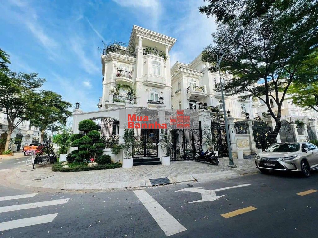 Nhà MT Khu Phú Mỹ Hưng .P.Tân Phong.Q.7 Dt 8x20m. Giá bán 32 tỷ