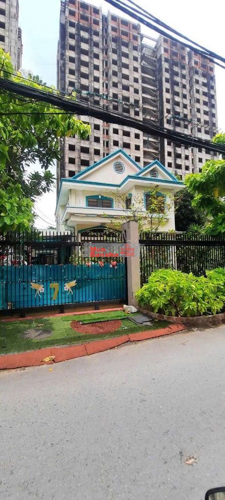 Bán Biệt Sân Vườn Thự Mặt Tiền Lê Thị Chợ .Q.7 Dt 18x38m Giá 75 tỷ