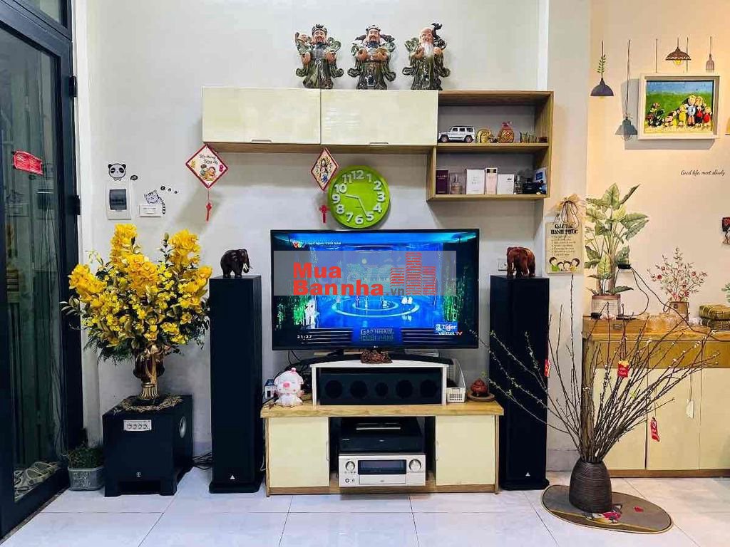 Cần bán nhà Phạm Ngọc Thạch, gần vincom, ngõ nông, 48m2x5T, gần phố!!